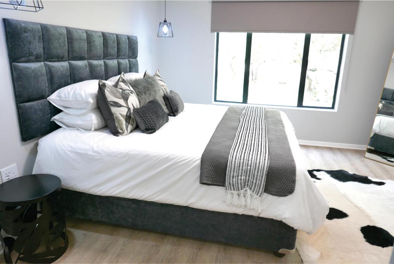 Waterside Cottages & Villas - Self Catering Gaborone Buitenkant foto