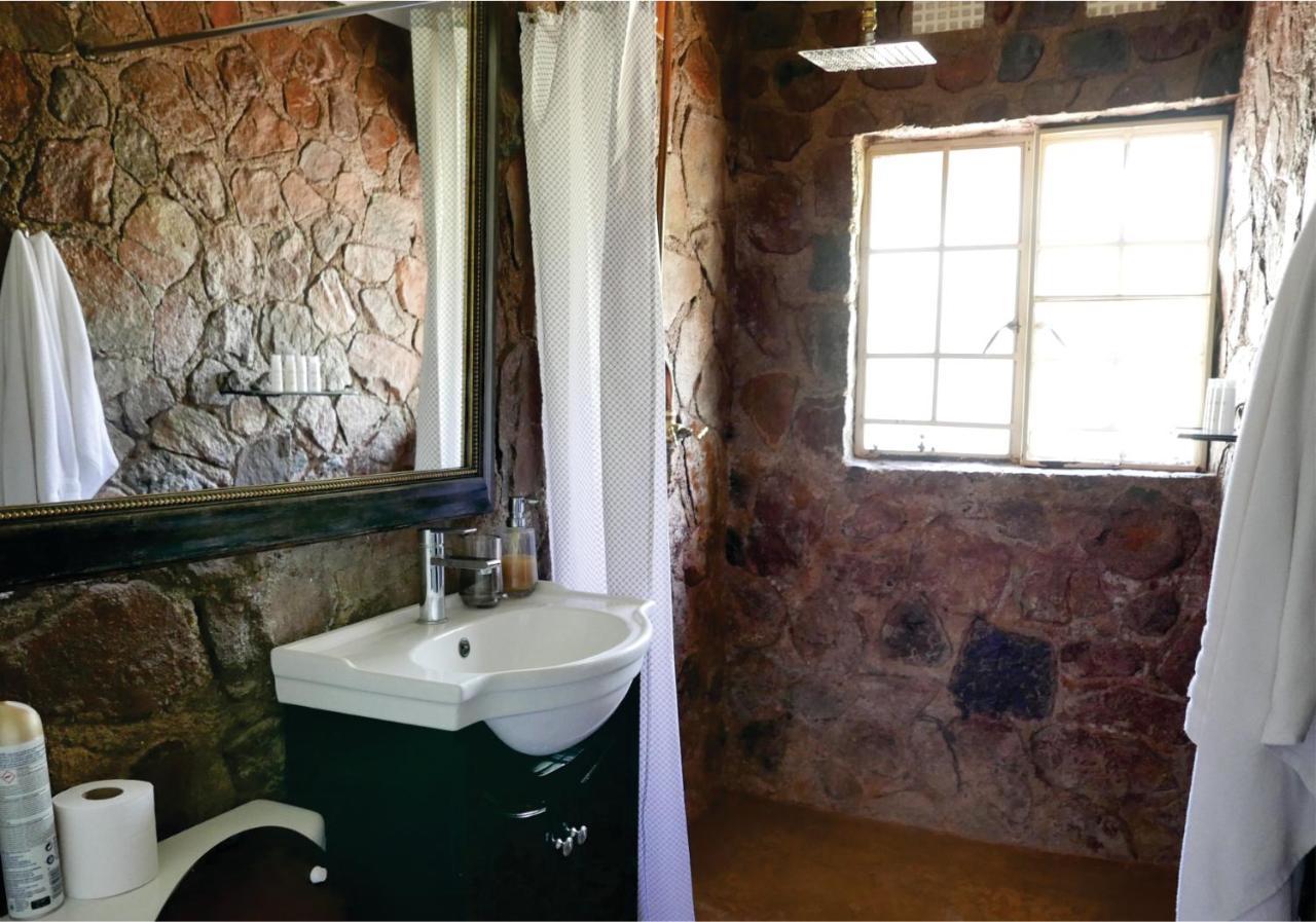 Waterside Cottages & Villas - Self Catering Gaborone Buitenkant foto