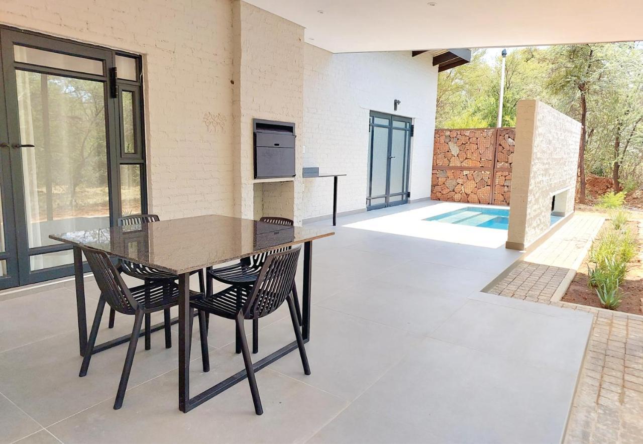 Waterside Cottages & Villas - Self Catering Gaborone Buitenkant foto