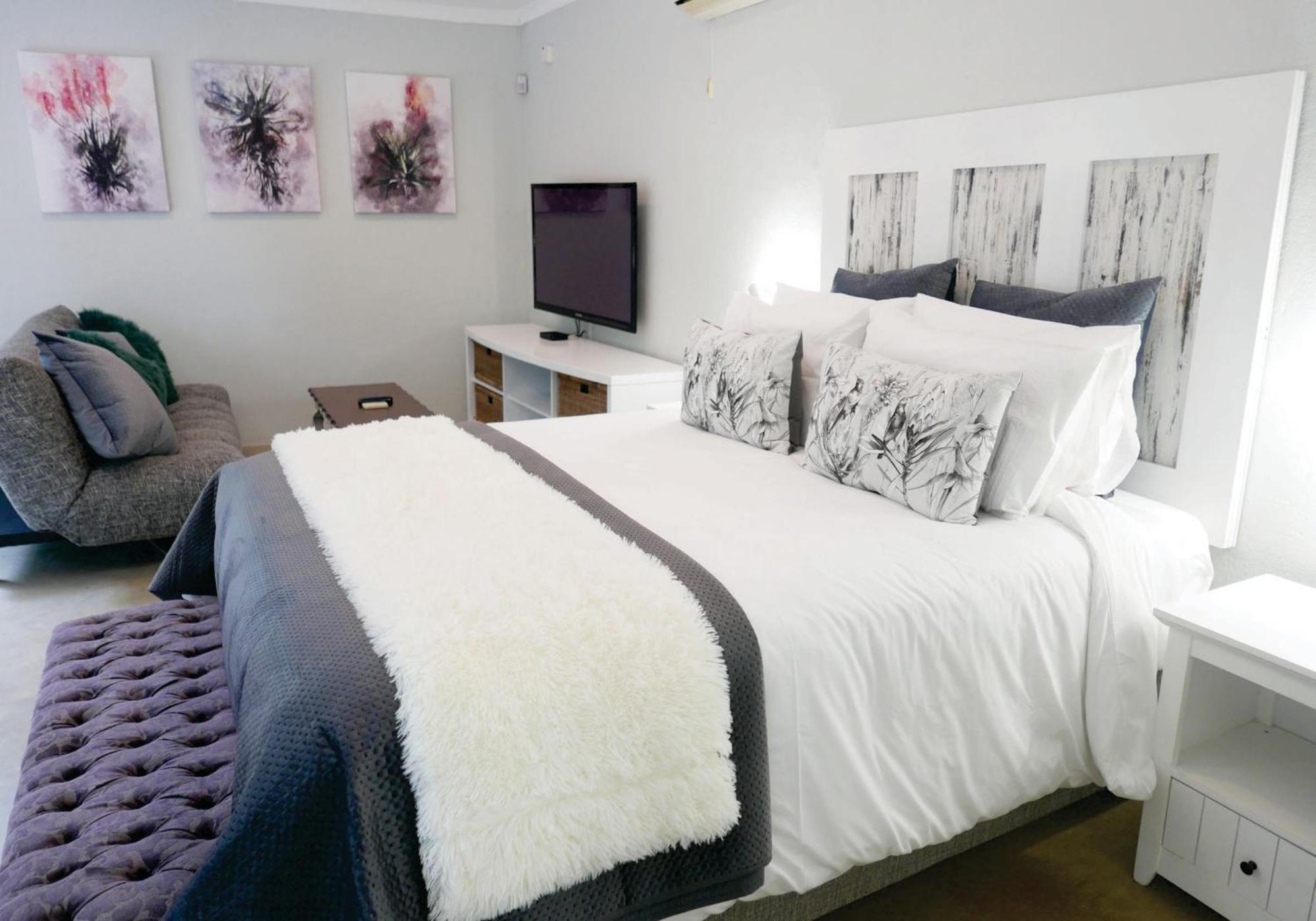 Waterside Cottages & Villas - Self Catering Gaborone Buitenkant foto